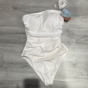 High leg cheeky one piece bathing suit